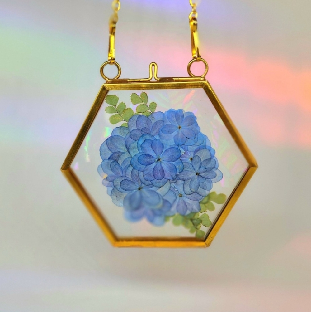 Floral Suncatchers, Hydrangea, hand-made with REAL flowers, Rainbow Blaster